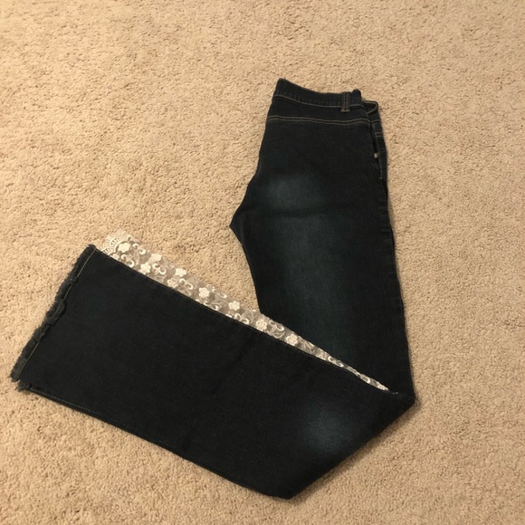 Bell bottoms - Picture 2 of 6